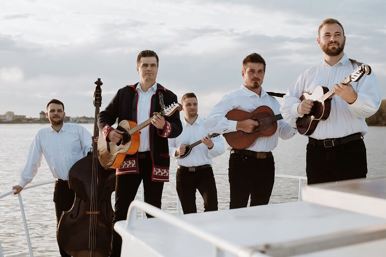 Die Tamburica-Gruppe 'Allegro' aus Vukovar